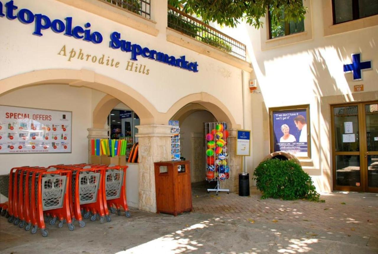 2 Bedroom Apartment Assia With Communal Pool, Aphrodite Hills Resort Kouklia Exterior photo